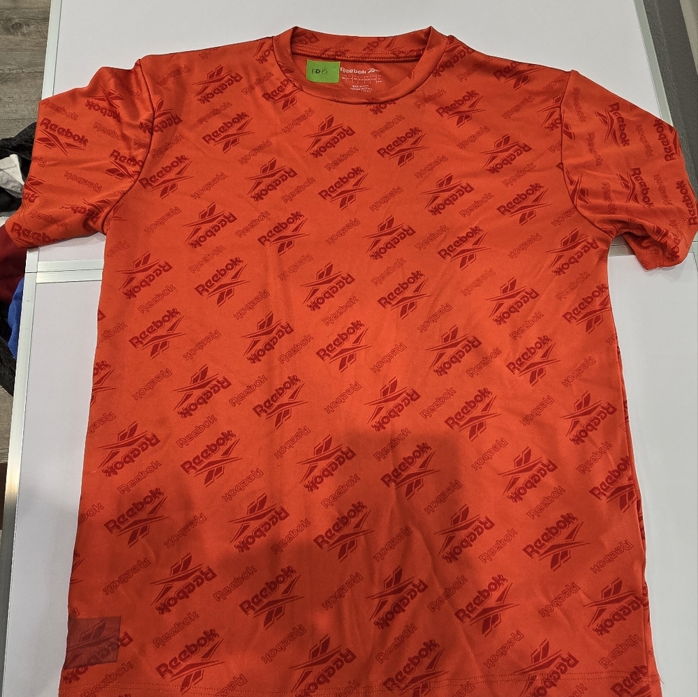 Boys Reebok size L shirt